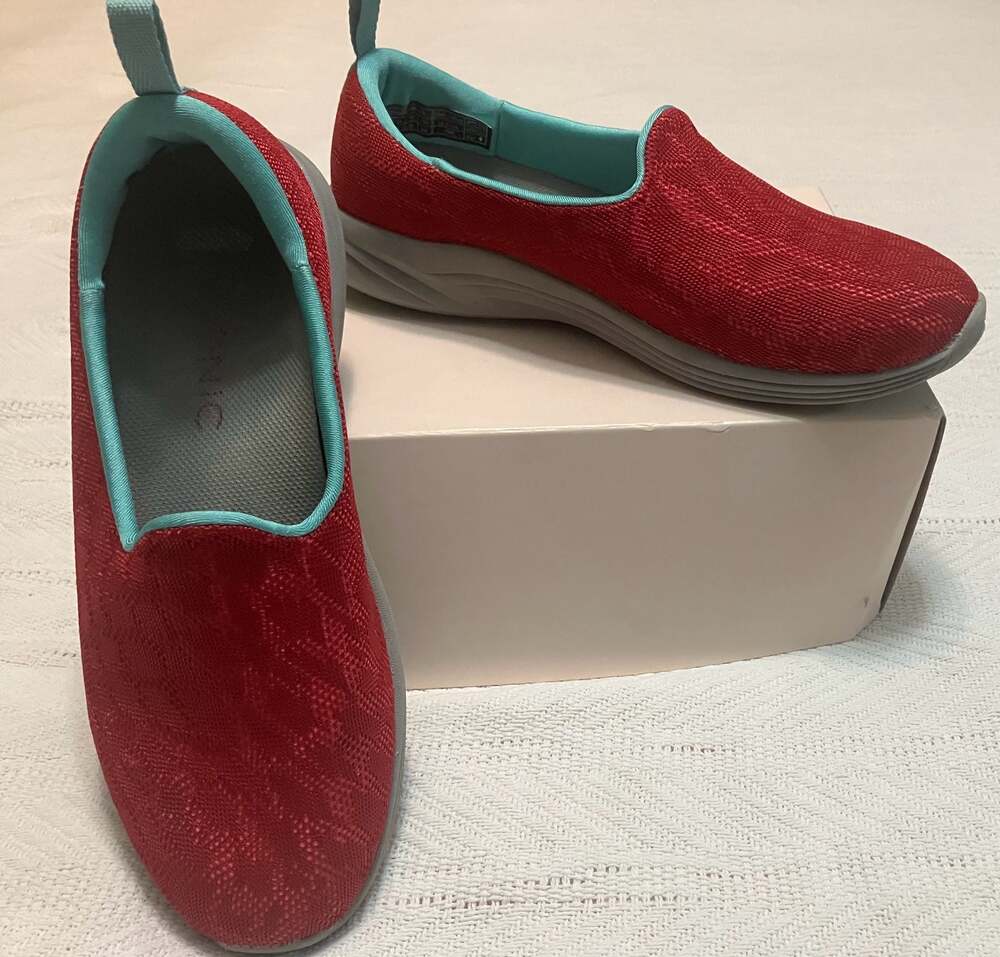 Vionic Agile Hydra Slip On Sneakers Red Magenta Size 7 Wide